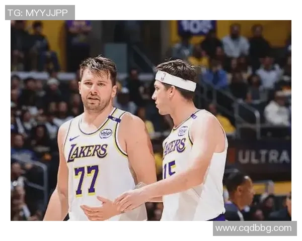 汤爹称东契奇与里夫斯为当下最佳后场组合 谁能匹敌他们的表现